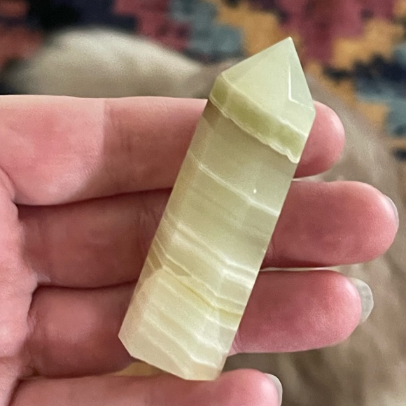 Beautifully unique top quality calcite gemstone tower 46 grams - Picture 3 of 3